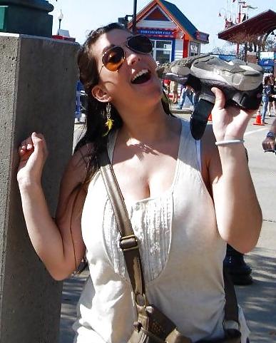 25P Rich and busty