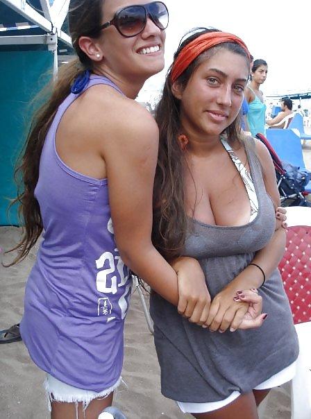 25P Rich and busty