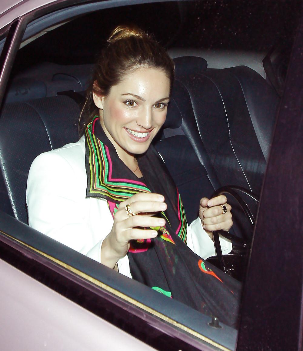 9P Kelly Brook leaving c restaurant London