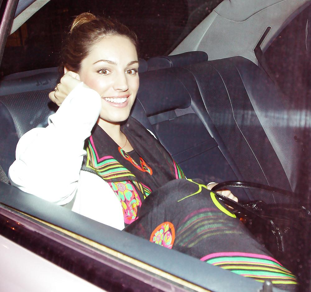 9P Kelly Brook leaving c restaurant London