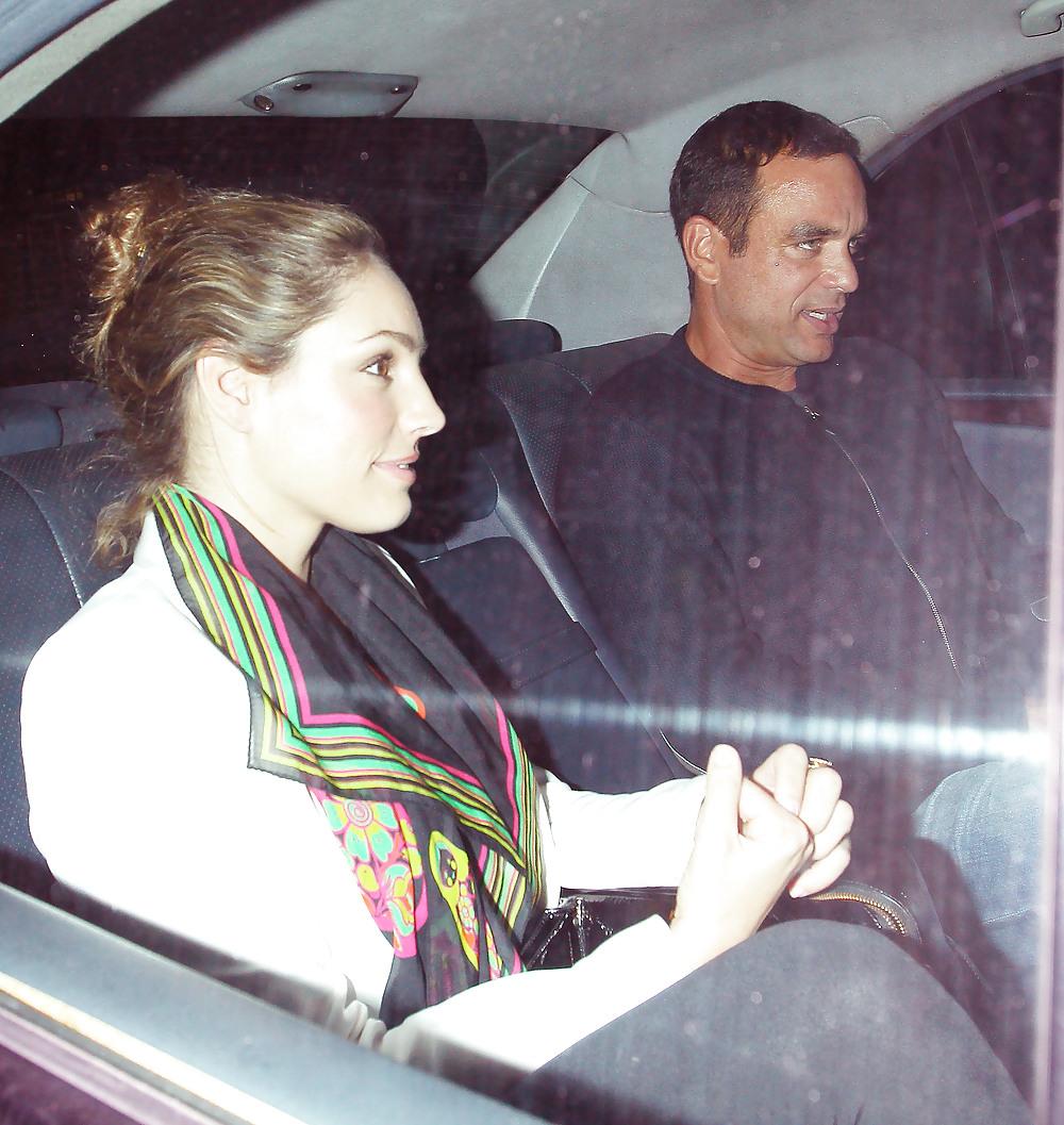 9P Kelly Brook leaving c restaurant London