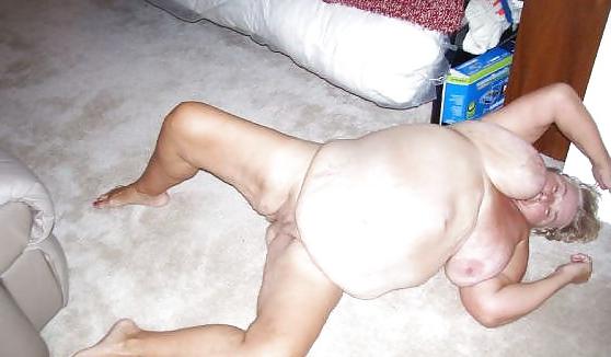 20P Grandma with saggy tits.