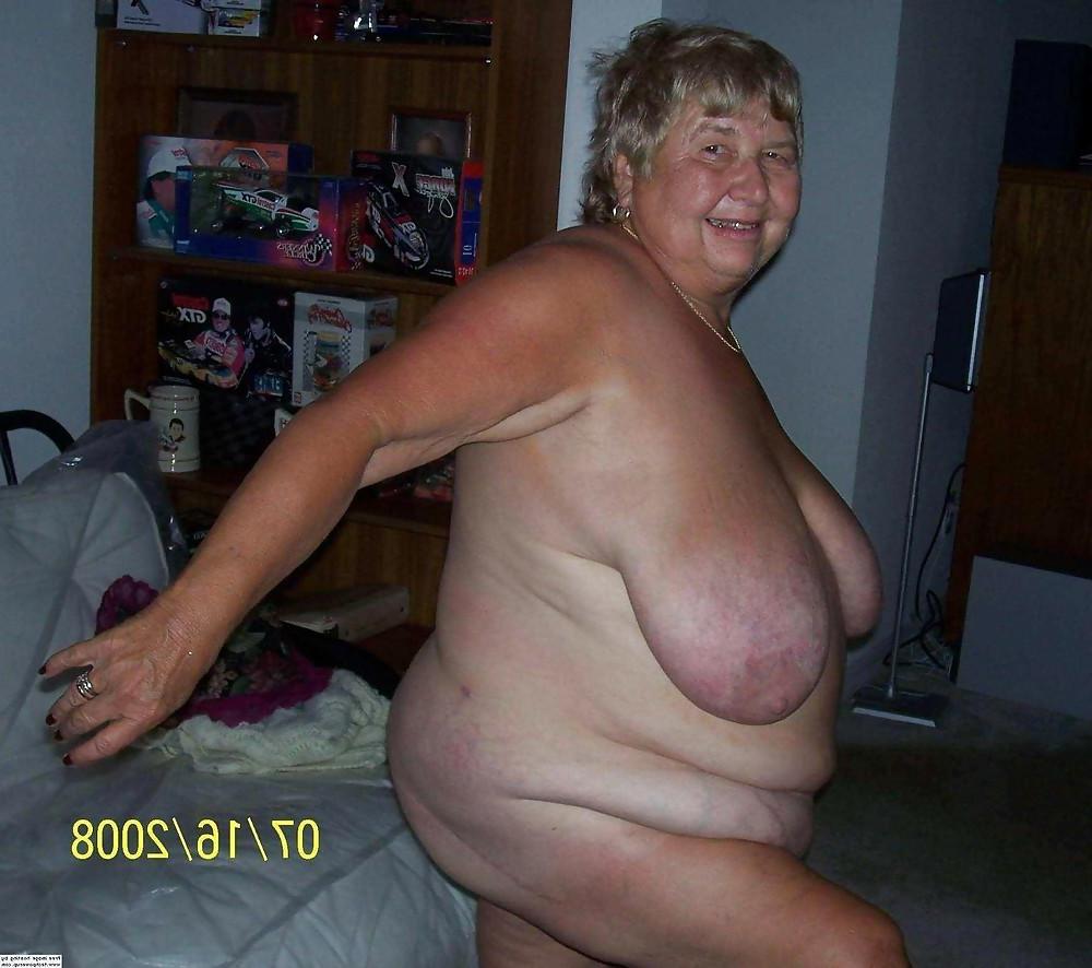 20P Grandma with saggy tits.