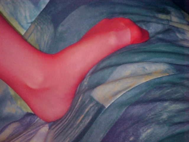 25P Leila in red stockings