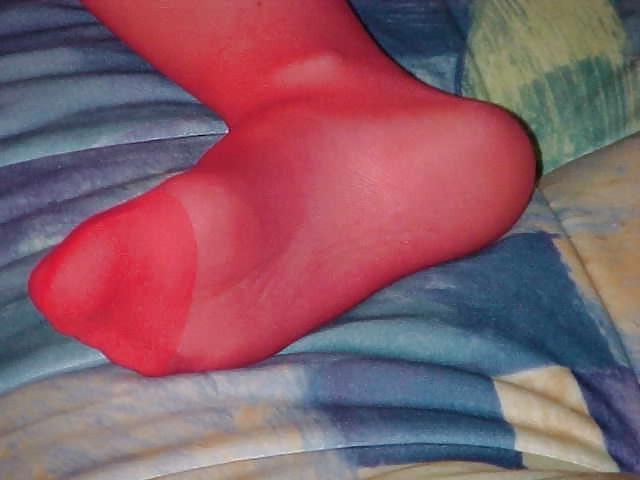 25P Leila in red stockings