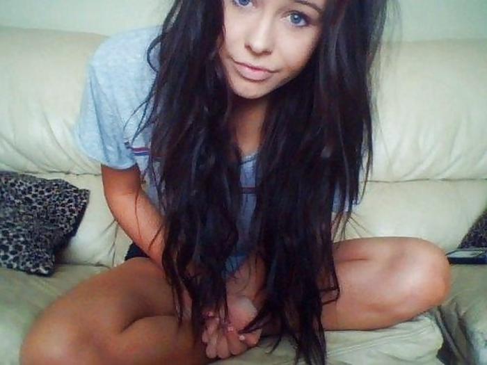 24P Girls with beautiful hair.