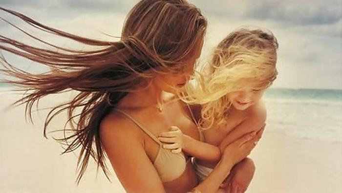 24P Girls with beautiful hair.