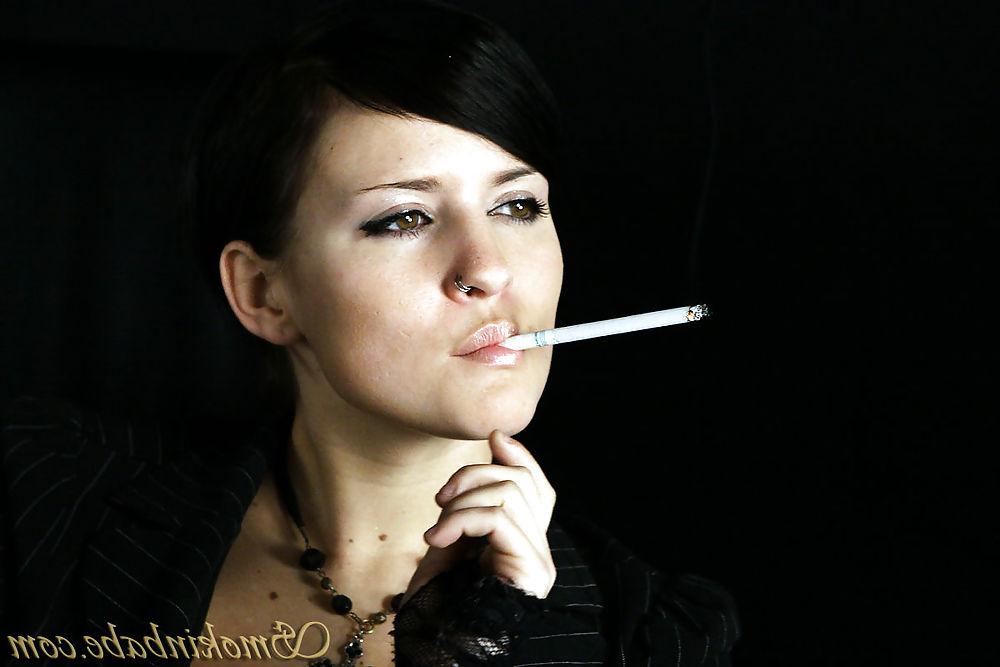 21P Maya Papaya  - Smoking Fetish at Dragginladies