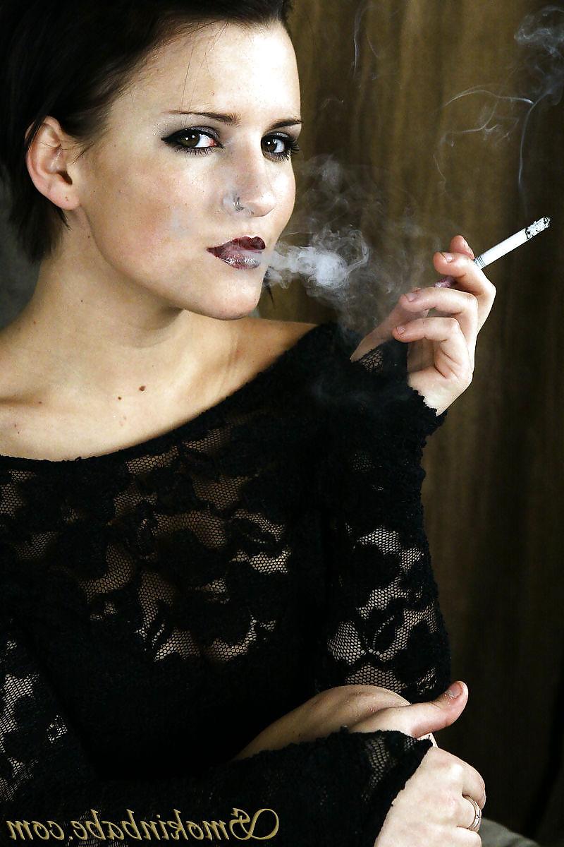 21P Maya Papaya  - Smoking Fetish at Dragginladies