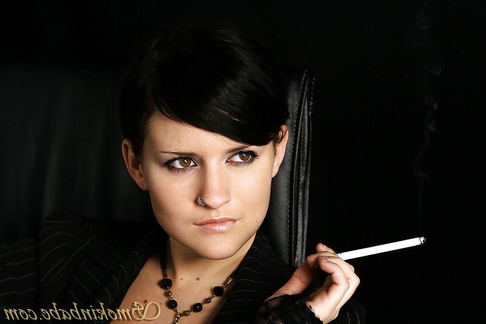 21P Maya Papaya  - Smoking Fetish at Dragginladies