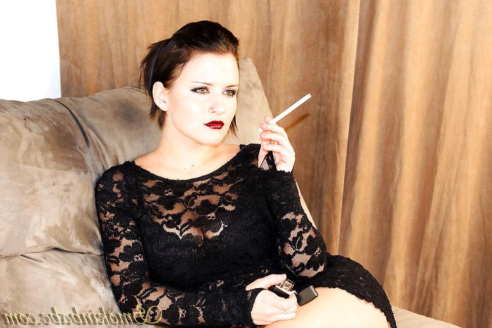 21P Maya Papaya  - Smoking Fetish at Dragginladies