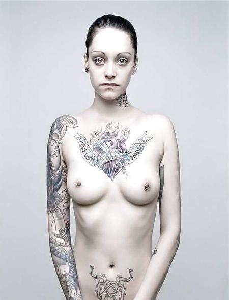 25P Gorgeous Tattooed Women 1