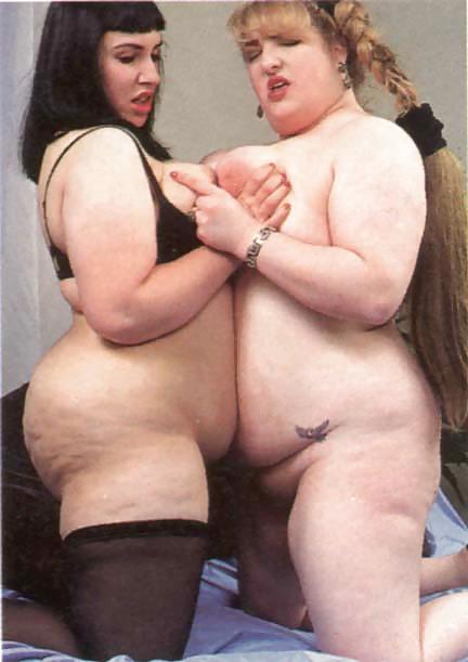 15P Lesbian BBW's going at each other