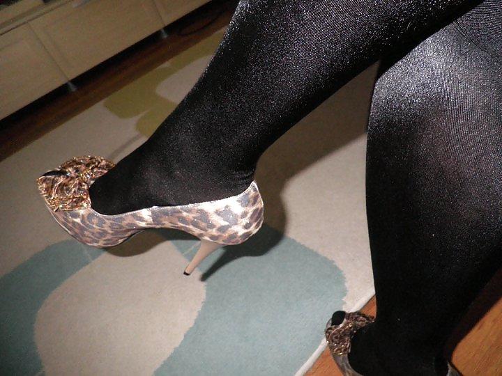 25P Turkish Anita Costa Sexy Legs 2
