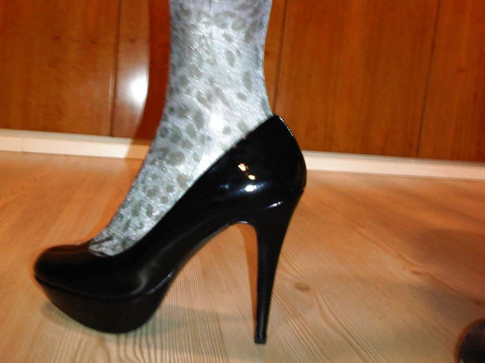 25P Turkish Anita Costa Sexy Legs 2