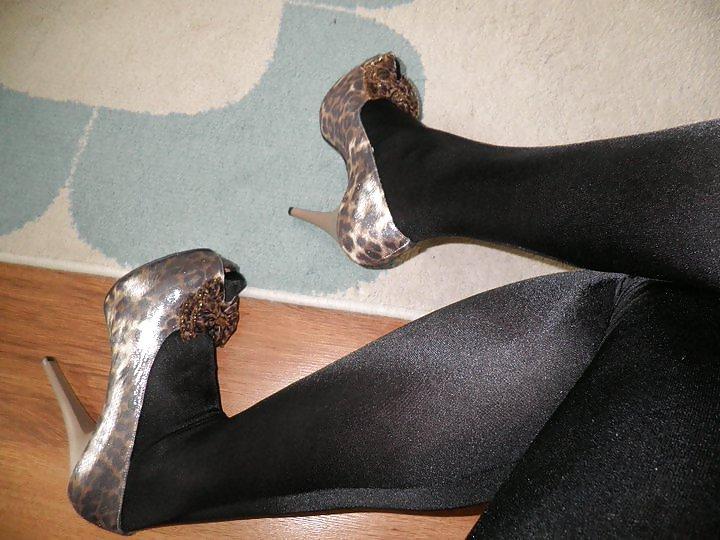 25P Turkish Anita Costa Sexy Legs 2
