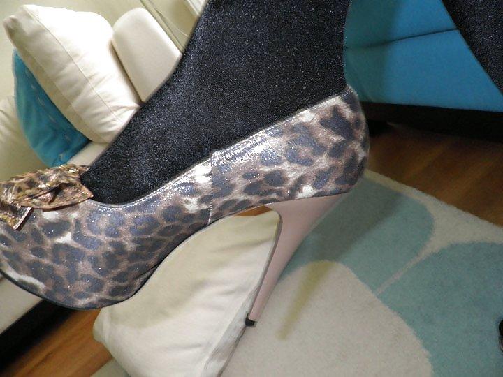 25P Turkish Anita Costa Sexy Legs 2