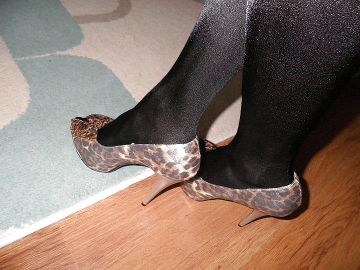 25P Turkish Anita Costa Sexy Legs 2