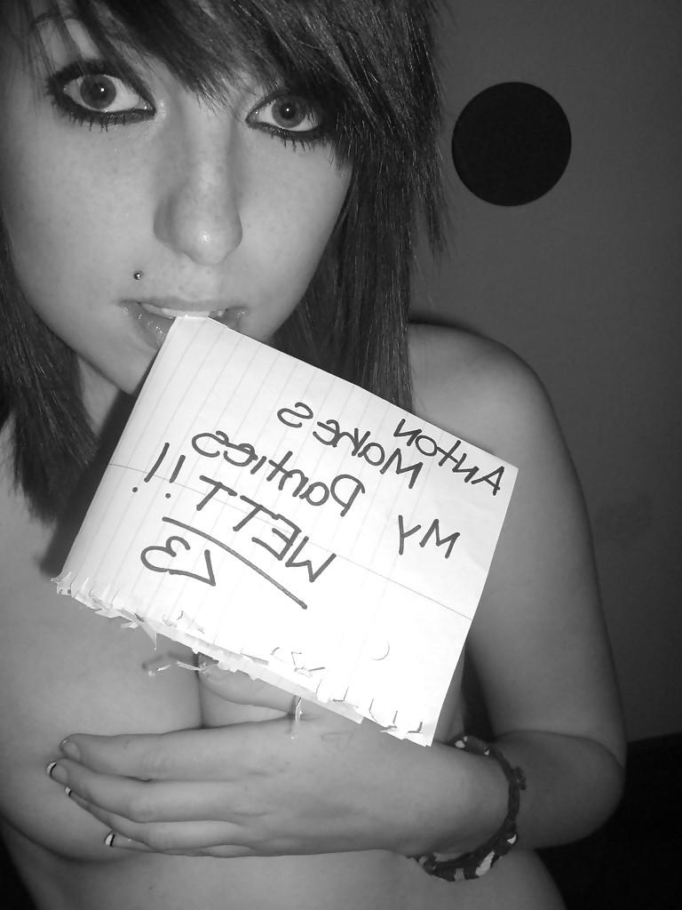 25P Naughty SLUTS with Signs