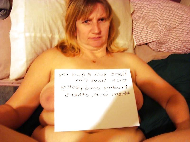 25P Naughty SLUTS with Signs
