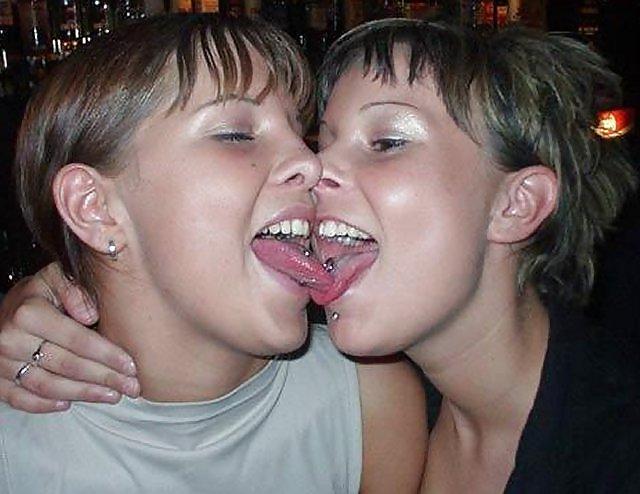 25P Amateur teens - kissing