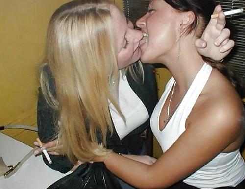 25P Amateur teens - kissing