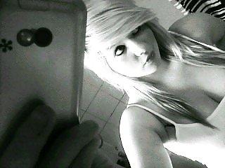 14P FACEBOOK FRIENDS CLEAVAGE SELFSHOTBITTITS HOT!!!
