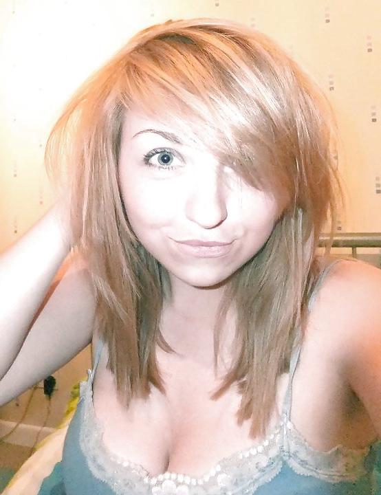 14P FACEBOOK FRIENDS CLEAVAGE SELFSHOTBITTITS HOT!!!
