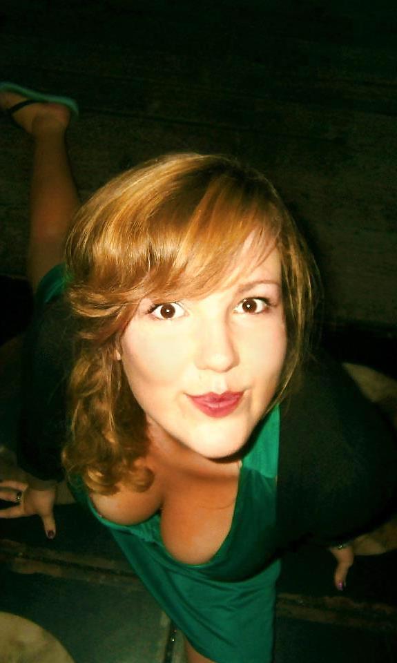 14P FACEBOOK FRIENDS CLEAVAGE SELFSHOTBITTITS HOT!!!