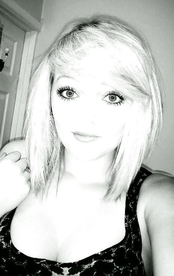 14P FACEBOOK FRIENDS CLEAVAGE SELFSHOTBITTITS HOT!!!