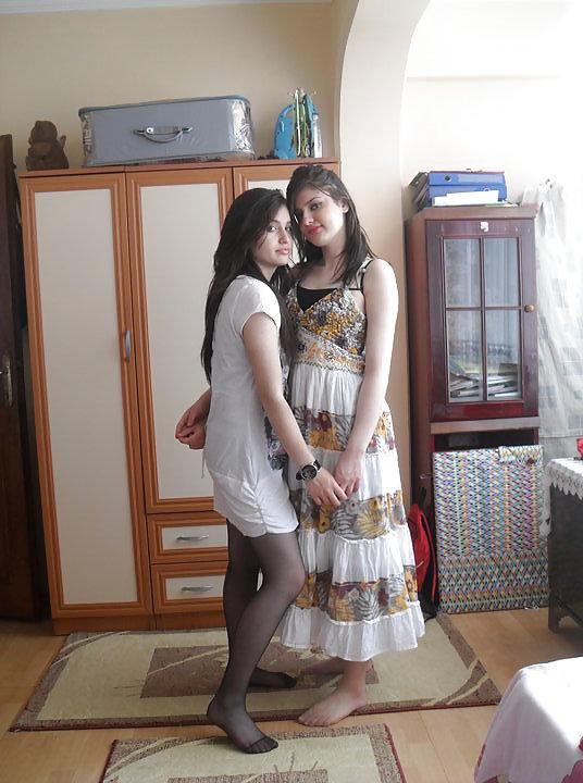 25P Ramdom Turkish Chicks