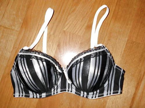 25P Used Teen bras for sale on the net