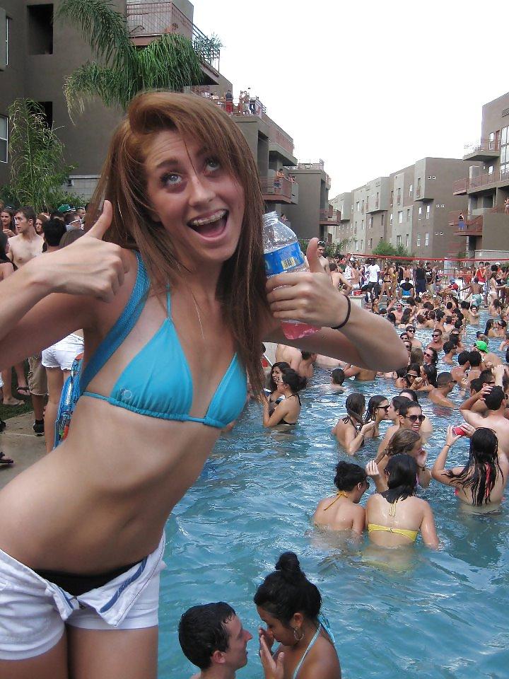 24P Gorgeous College Sluts In Bikinis