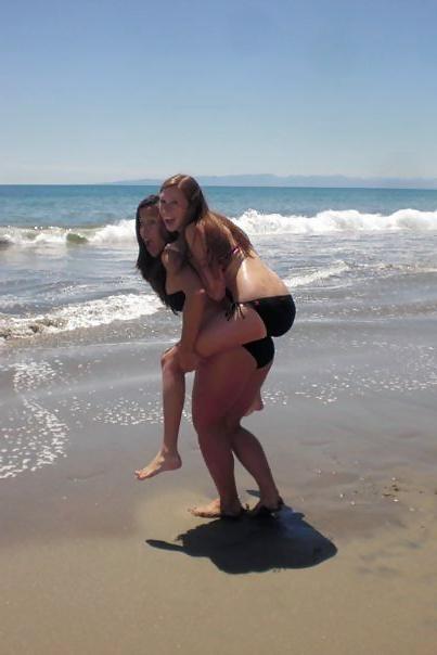 24P Gorgeous College Sluts In Bikinis