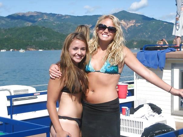 24P Gorgeous College Sluts In Bikinis