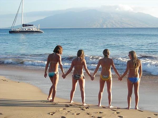 24P Gorgeous College Sluts In Bikinis