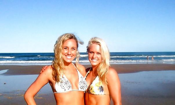 24P Gorgeous College Sluts In Bikinis