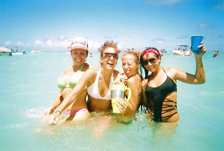 24P Gorgeous College Sluts In Bikinis