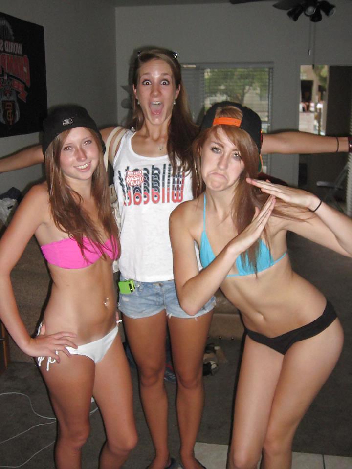 24P Gorgeous College Sluts In Bikinis