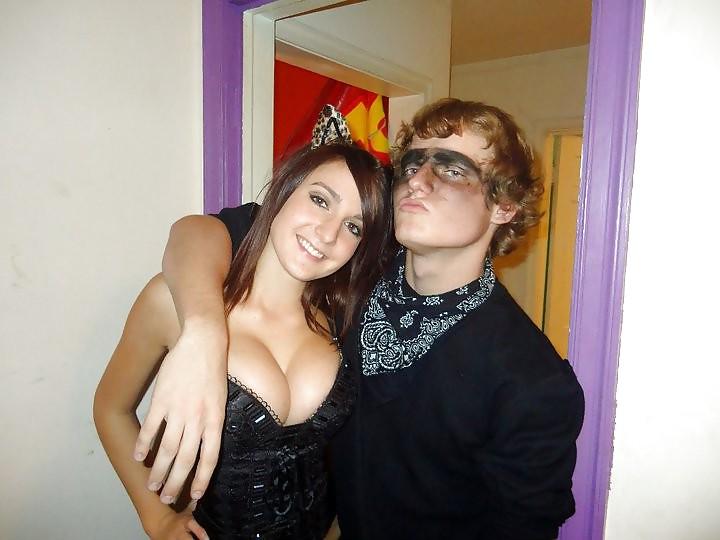 8P Hot girl with amazing cleavage