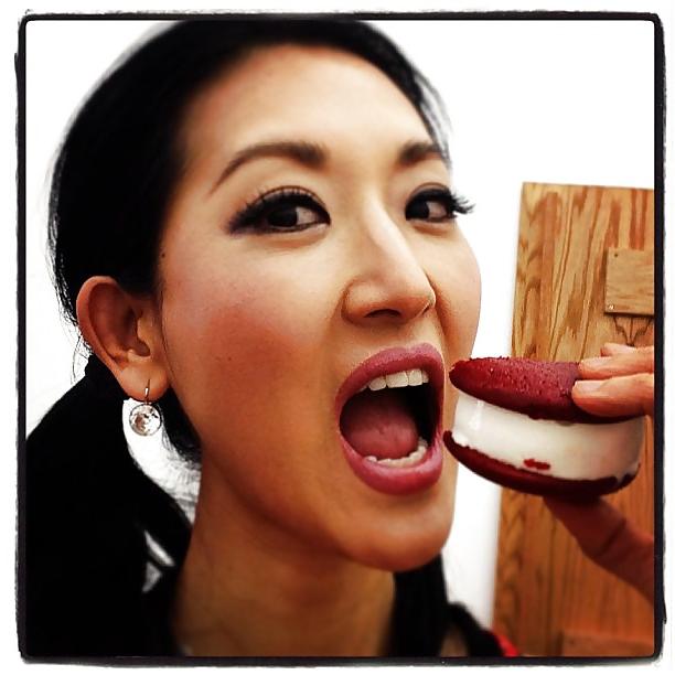 25P Kelly Choi, Hot Asian New York TV Host