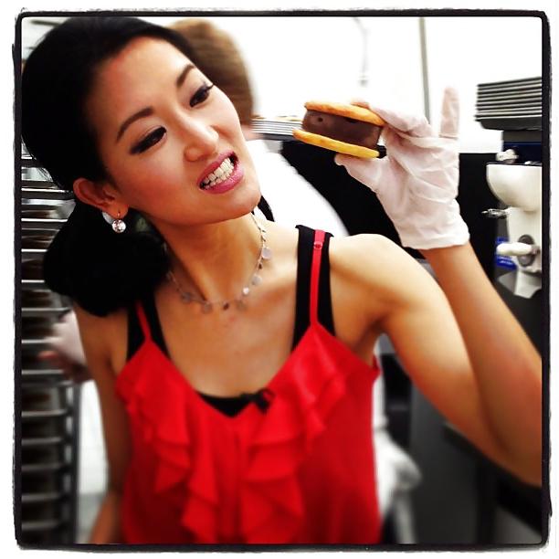 25P Kelly Choi, Hot Asian New York TV Host