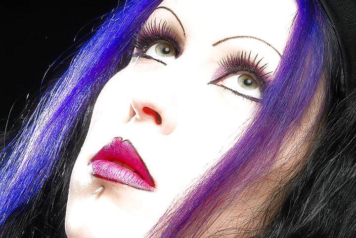 9P Your goth slut
