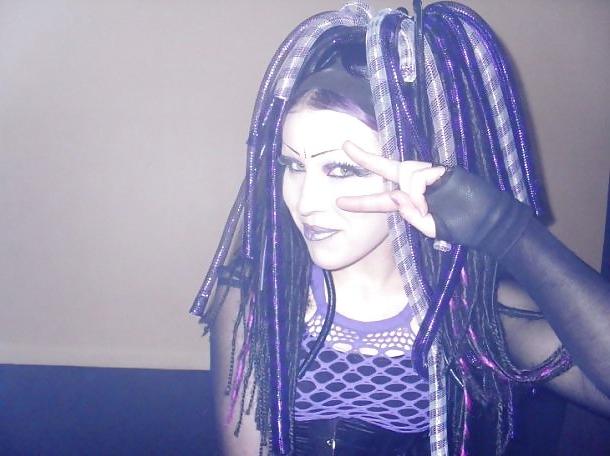 9P Your goth slut