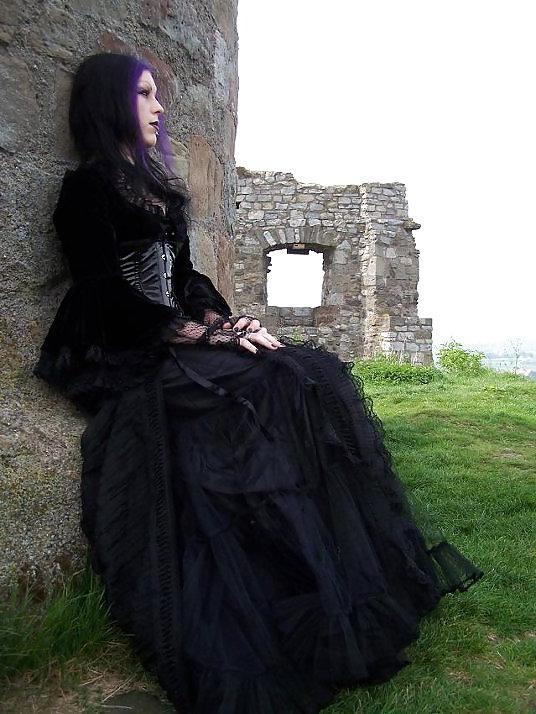 9P Your goth slut