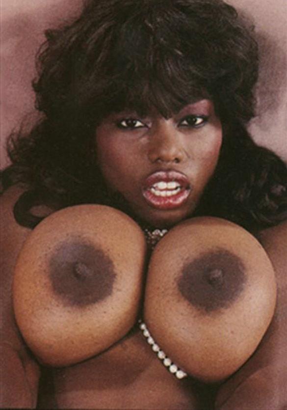 12P Vintage ebony Ebony Ayes fucked in retro hardcore action