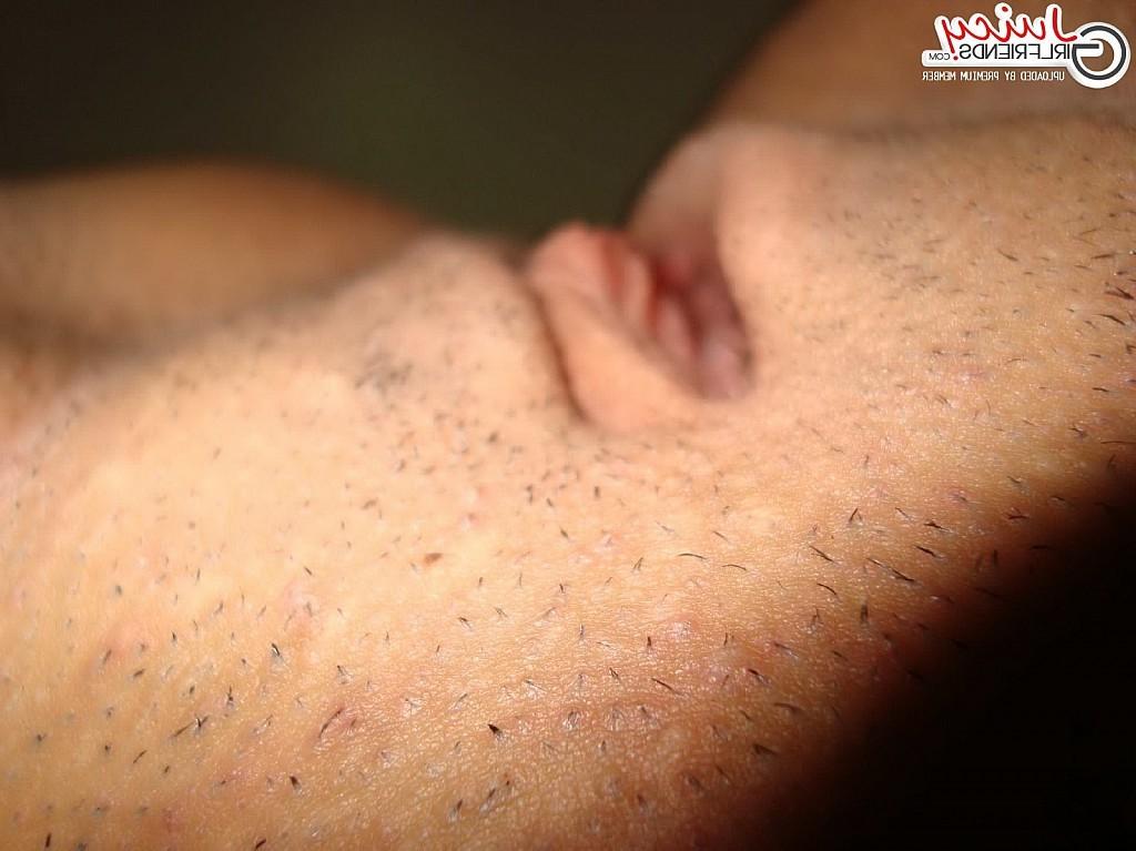 10P Amazing young brunette shows her pussy close up
