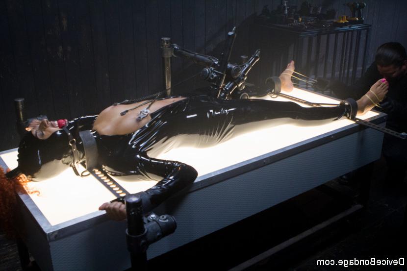 15P Latex slut is introduced to hard steel &amp;amp; leather for first time!