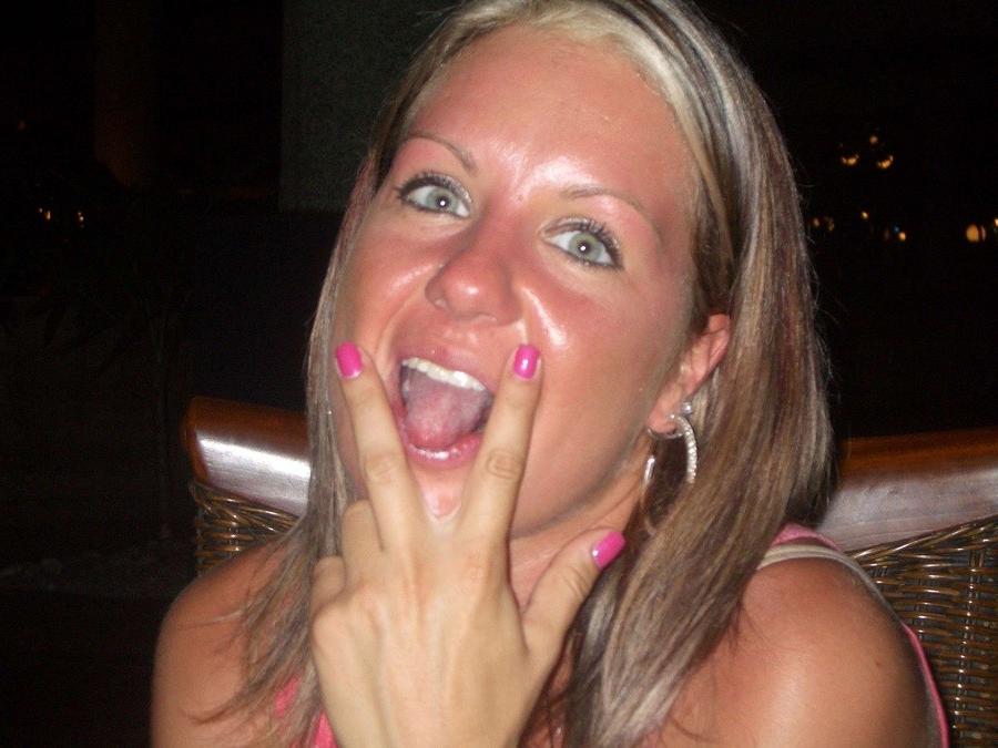 11P A sunburned British couple fucking and sucking