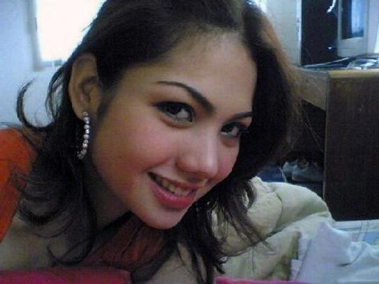 15P Asian teen girlfriends posing for the camera